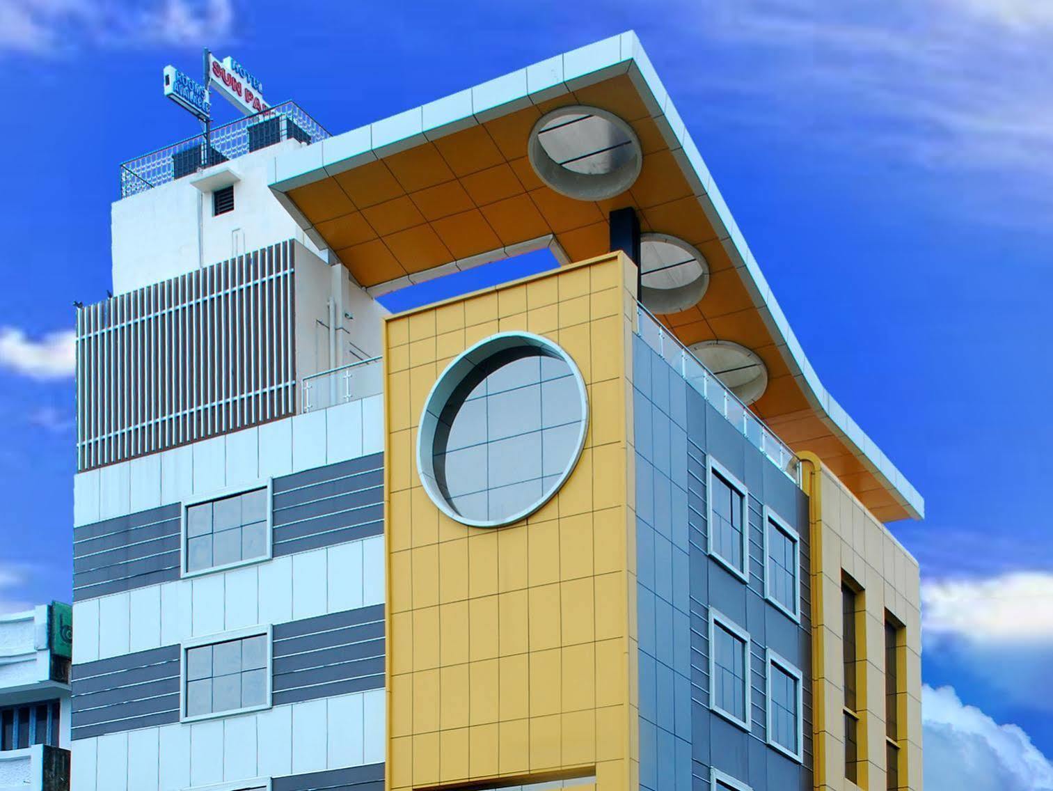 Hotel Sun Park ปอนดิเชอรี ภายนอก รูปภาพ