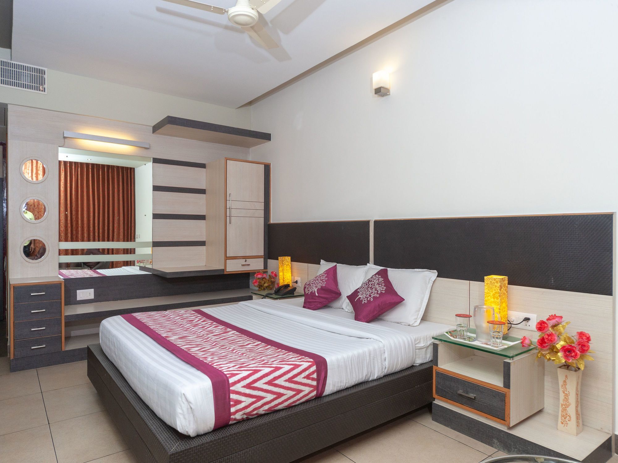 Hotel Sun Park ปอนดิเชอรี ภายนอก รูปภาพ