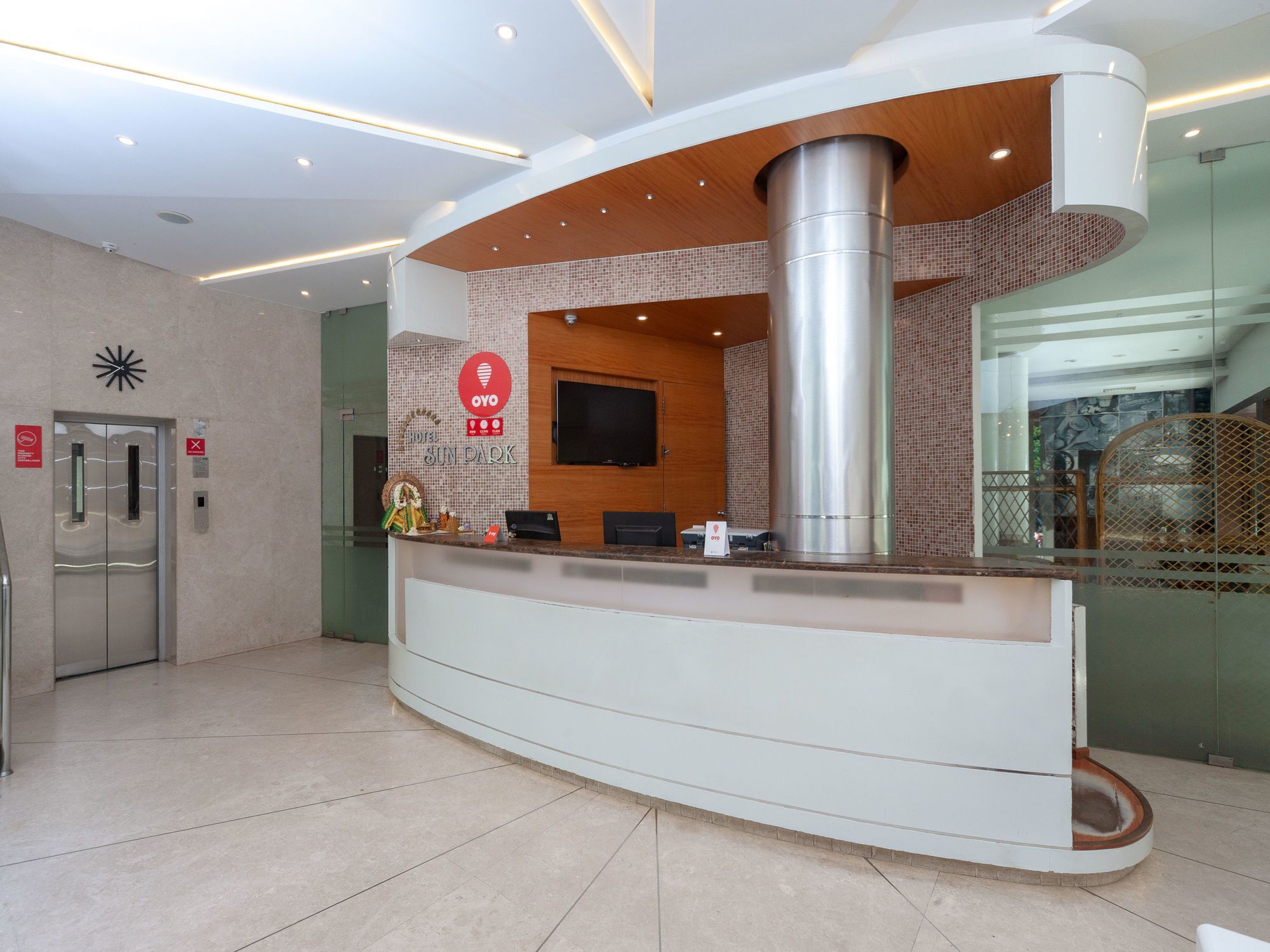 Hotel Sun Park ปอนดิเชอรี ภายนอก รูปภาพ